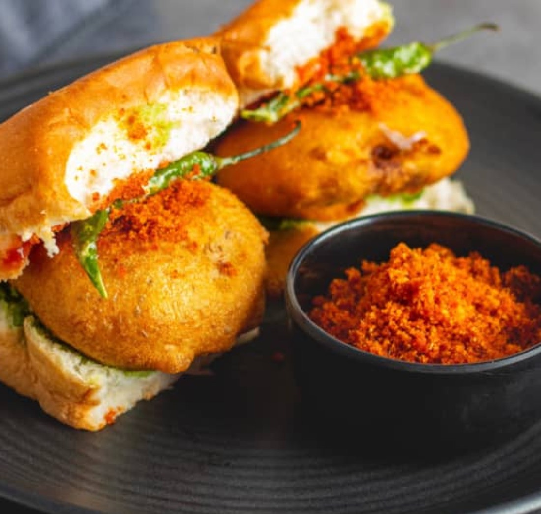 Dakshin Foods vada pav