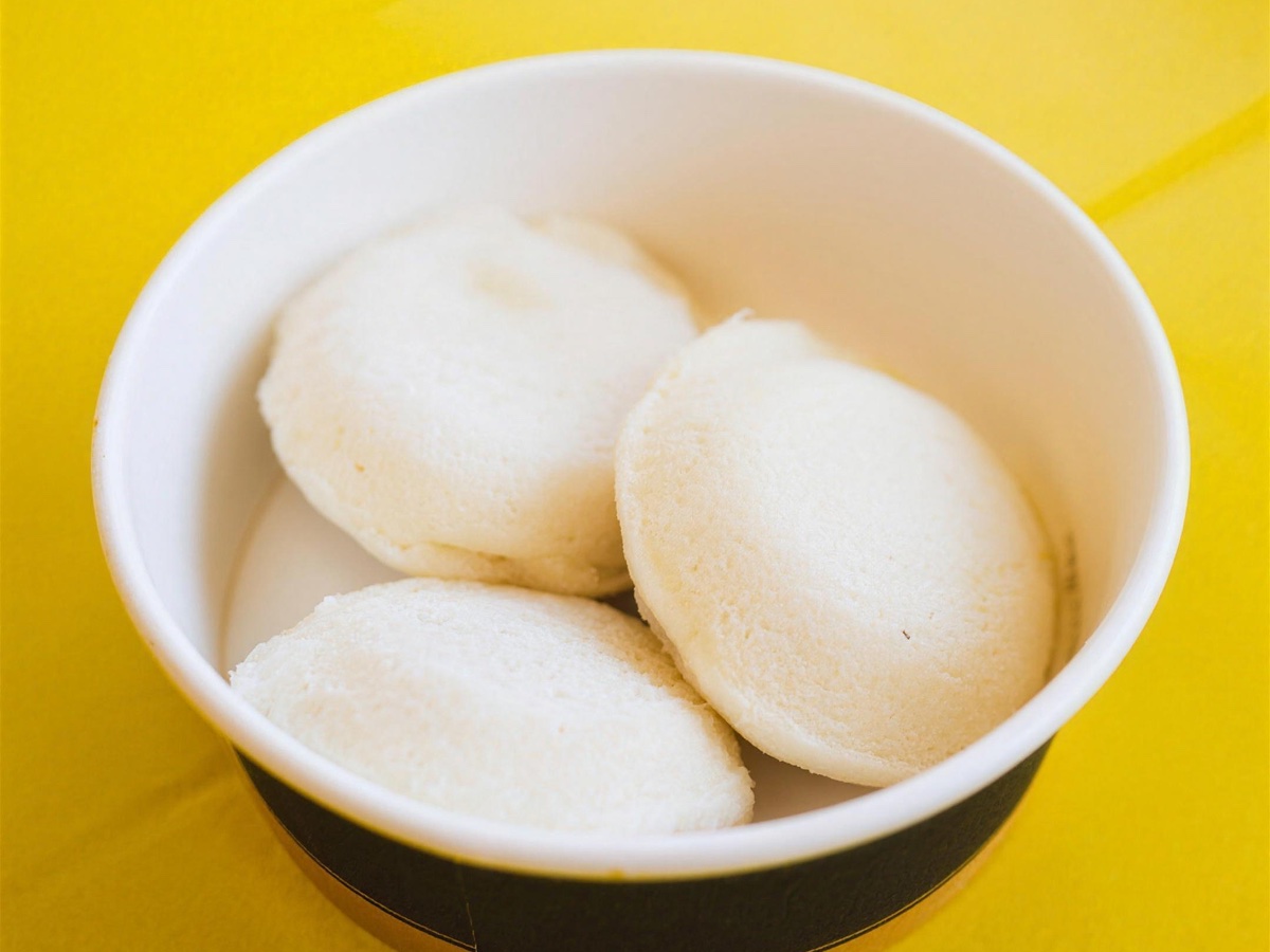 Steamed idli